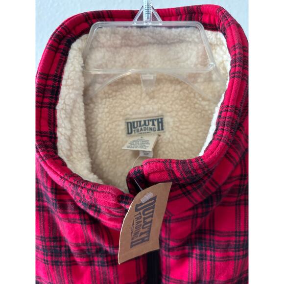 NWT Duluth Trading Women’s Quilted Flannel Sherpa Lined Plaid Vest, Red/Black - Picture 2 of 3
